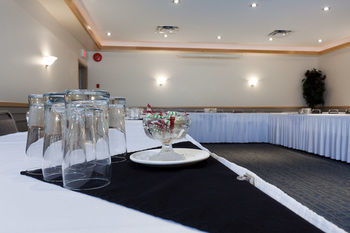 Village Green Hotel And Casino - Standard Cb