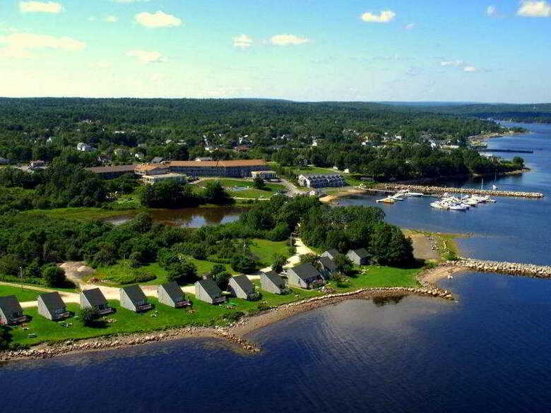 Hotel Oak Island Resort, Spa Conve