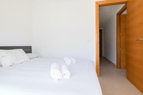 Apartamento Luminous Villa With Terraces And Salt Water Pool