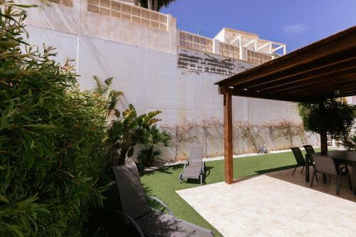 Apartamento Luminous Villa With Terraces And Salt Water Pool