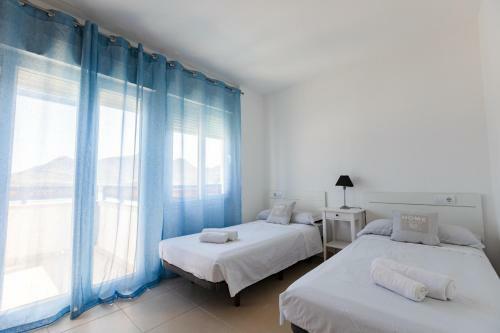 Apartamento Luminous Villa With Terraces And Salt Water Pool