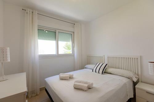 Apartamento Luminous Villa With Terraces And Salt Water Pool