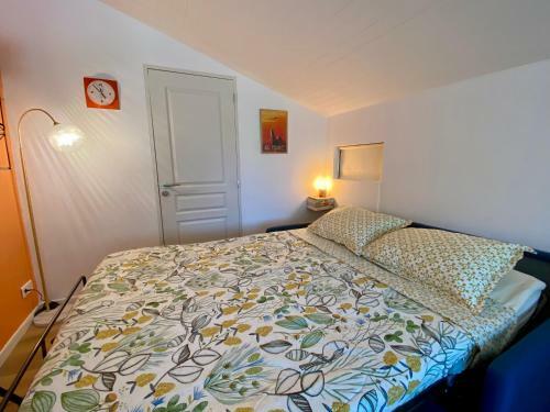 Hostal Chambre de Charme Ind�pendante-proche Uz�s