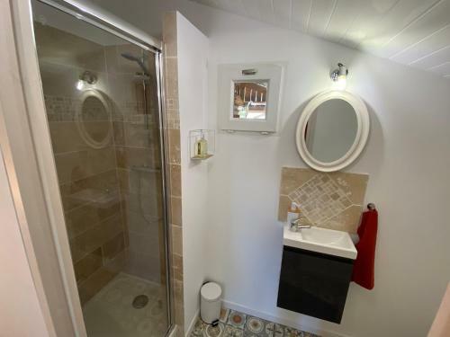 Hostal Chambre de Charme Ind�pendante-proche Uz�s