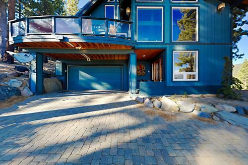 Lake View Escape