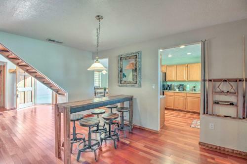Casa Especial Family Retreat With Pool Table!