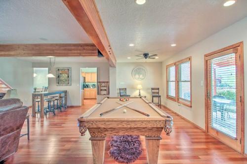 Casa Especial Family Retreat With Pool Table!