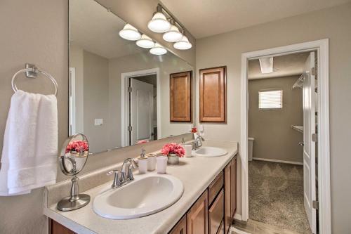 Spacious And Wfh-friendly Abq Home With Grill!