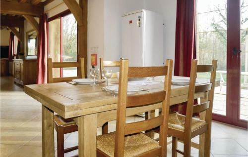 Holiday Home La Croupte J-839