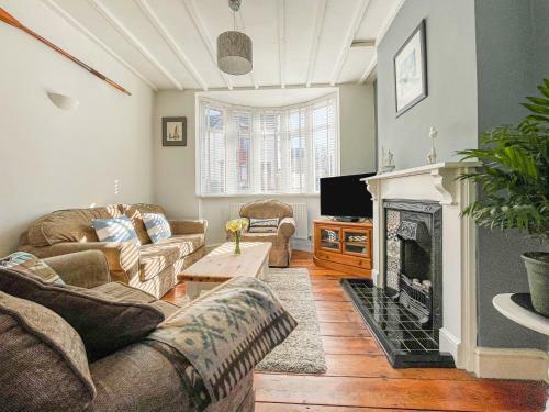 Harvest Moon - 2 Bedroom Cottage Close To Harbour