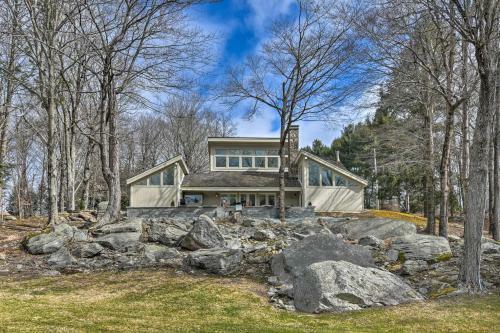 Catskill Mountains Getaway On 6 Acres With Pond
