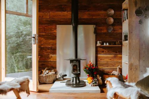 Lazy Bear Hideaway-qu7572