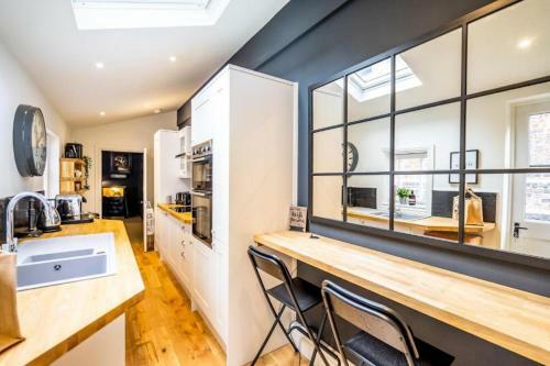 42 Is The Answer - Amazing Stylish Character Home