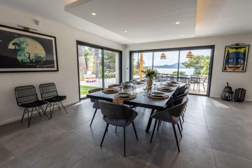Villa Blanche Luxury - Pieds Dans L'eau, Piscine Chauff�e