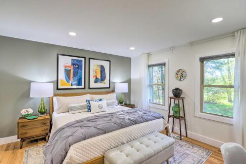 Modern Asheville Escape With Deck And Hot Tub!