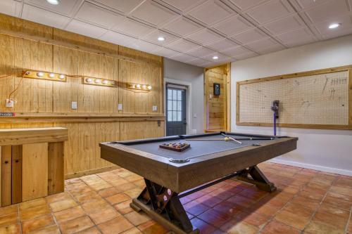 Laurel Lodge