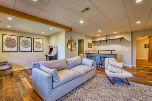 Laurel Lodge