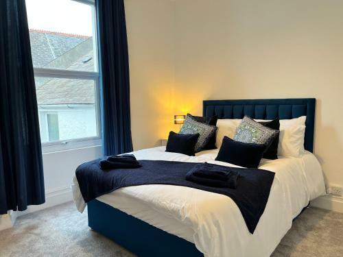 Heathcliff - 5 Bedroom House In Town Centre