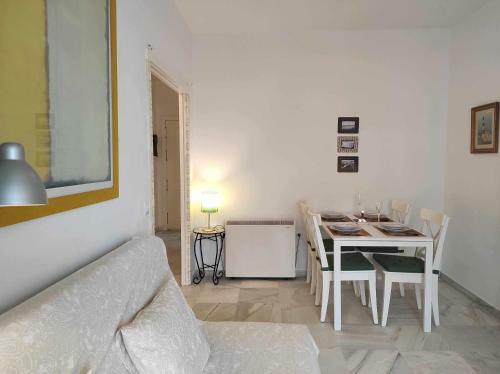 Apartamento C�ntrico Con Garaje Y Cercano A La Playa