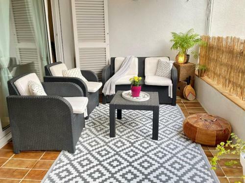 Apartamento Great Terrace Near The Beach, Parking & Wifi