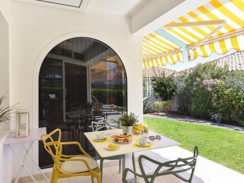 Holiday Home Bungalow Sun Club Em259a