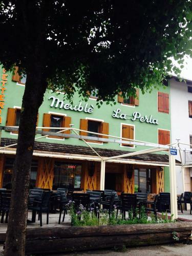 Hotel Meubl� La Perla
