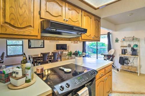 Family-friendly Broken Arrow Retreat With Yard!