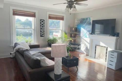 Bright Top-floor-corner-unit With View And Very Spacious
