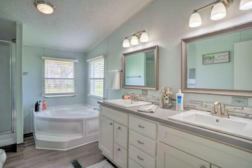 Quaint Ridgely Home About 9 Mi To Reelfoot Lake!