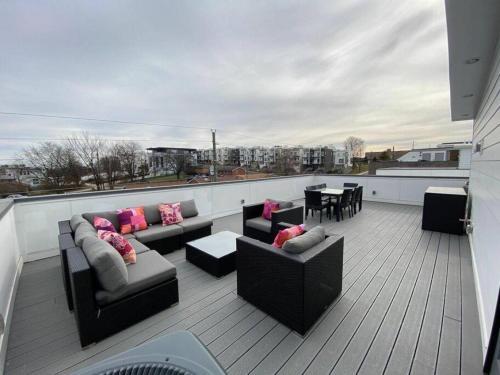 4 Connecting Condos - Sleeps 32 To 36 - Firepits - Garages - Rooftops Decks - Great Views - Security