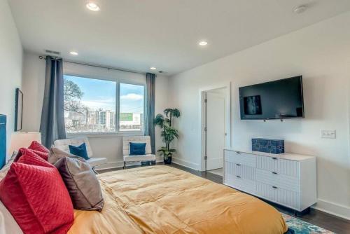4 Connecting Condos - Sleeps 32 To 36 - Firepits - Garages - Rooftops Decks - Great Views - Security
