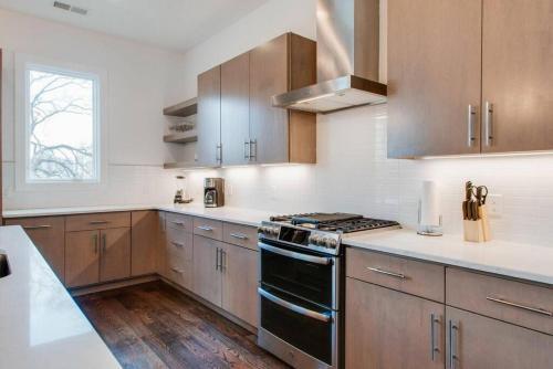 4 Connecting Condos - Sleeps 32 To 36 - Firepits - Garages - Rooftops Decks - Great Views - Security