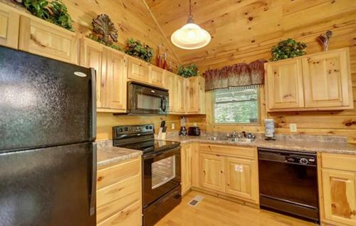 Creekside Paradise Found! One-bedroom Mountain Cabin In Pigeon Forge