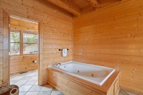Blue Ridge Refuge Cabin