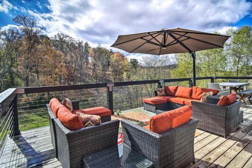 Spacious Sevierville Home With Private Hot Tub!