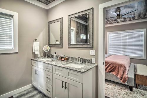 Spacious Sevierville Home With Private Hot Tub!