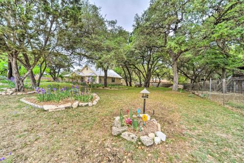 Cozy Canyon Lake Abode Less Than 1 Mi To Boat Ramp!