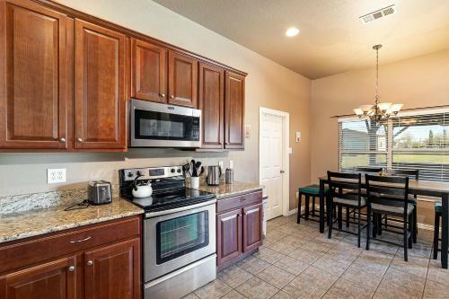 10408 Country View