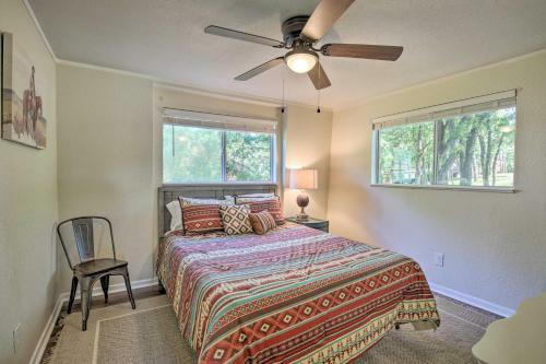 Lakefront Home On Cedar Creek With Game Room!