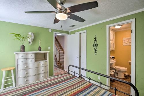 Lakefront Home On Cedar Creek With Game Room!