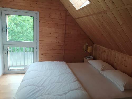 G�te La Pironni�re Piscine Nature Rivi�re