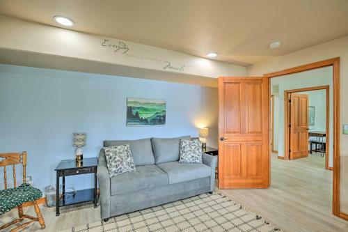 Bellingham Area Getaway On Lake With Boat Dock!