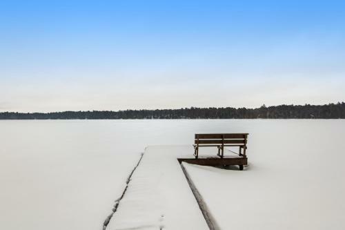 Eagle River Lakefront Oasis