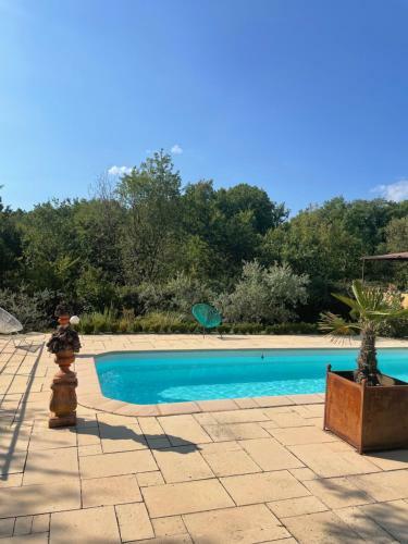 Le Grand Bois De La Cour