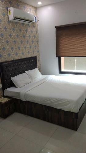 Oyo 26591 Hotel Angad Inn
