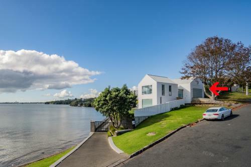 Harbour View - Westmere Holiday Apartment