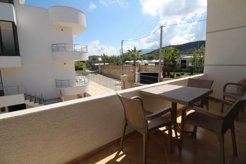 Erjon Apartments
