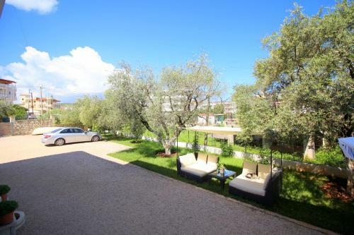 Erjon Apartments