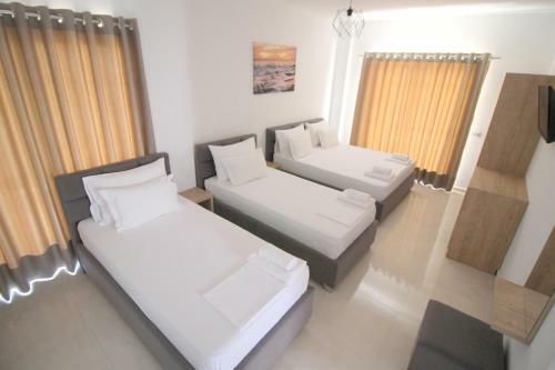 J&b Hotel