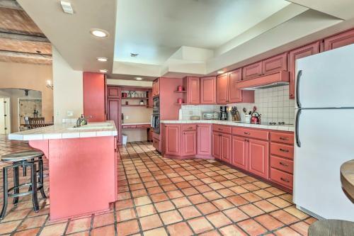 Adobe Mesa Home With Private Hot Tub And Patio!